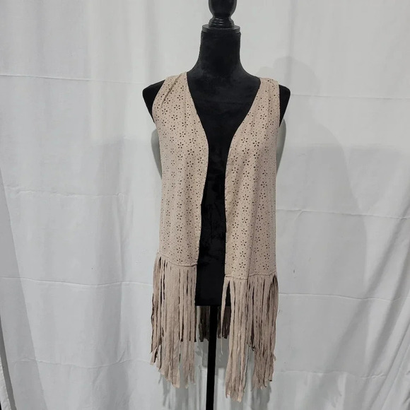 New Directions Weekend Vest Beige Faux Suede Fringe Trim Size S Never Worn - Picture 7 of 11